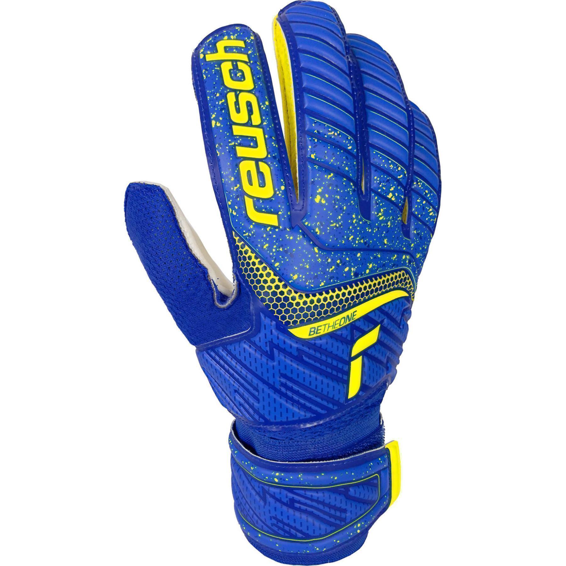 Goalkeeper gloves Reusch Attrakt Solid