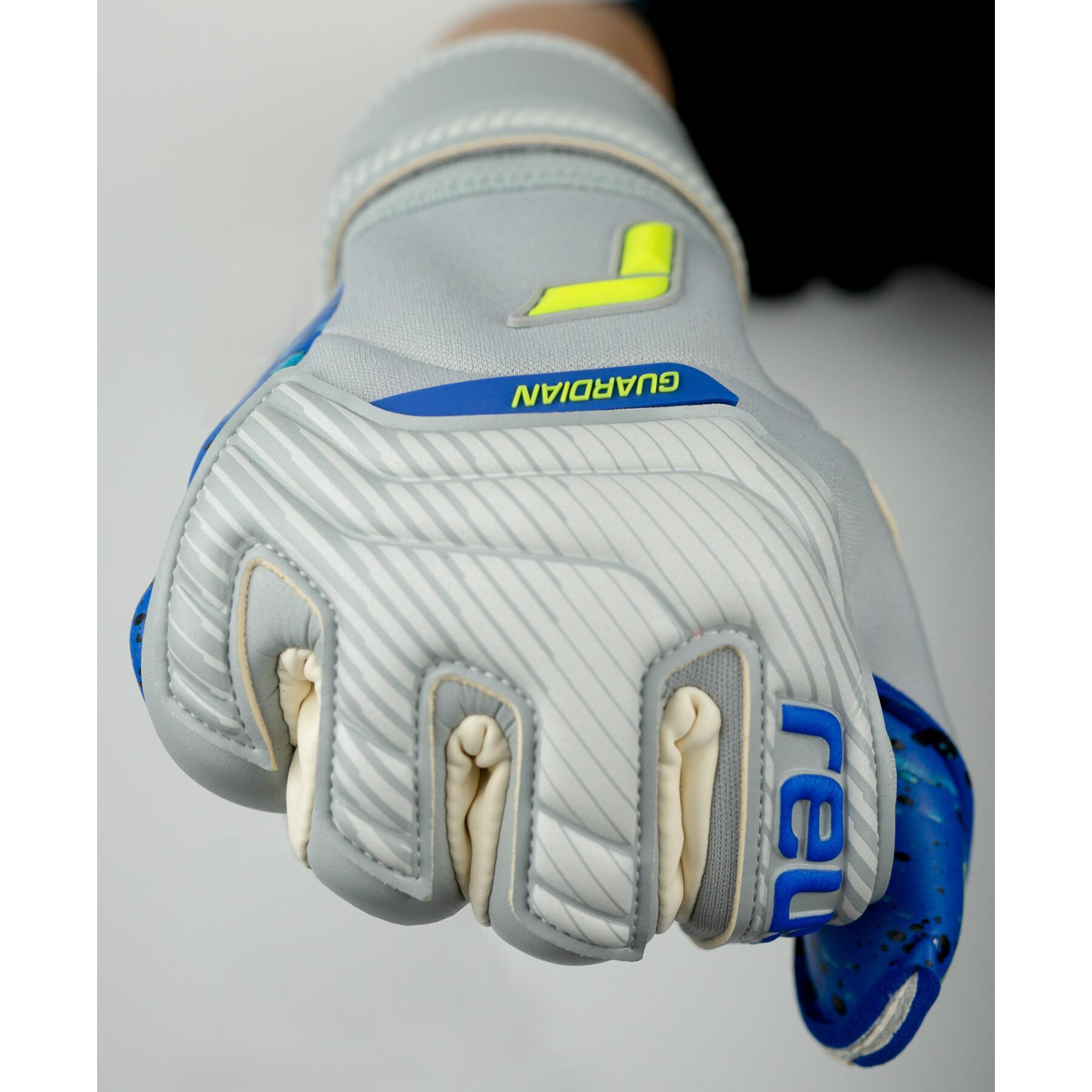 Goalkeeper gloves Reusch Attrakt Fusion