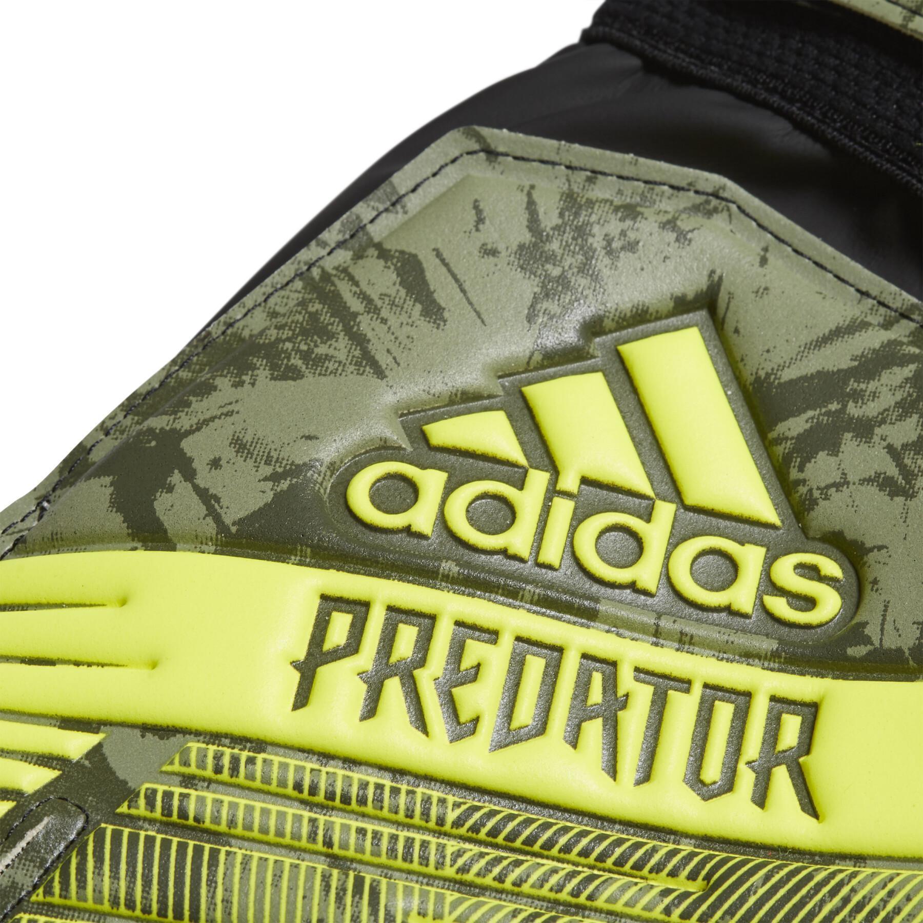 Goalkeeper gloves adidas Predator Trn
