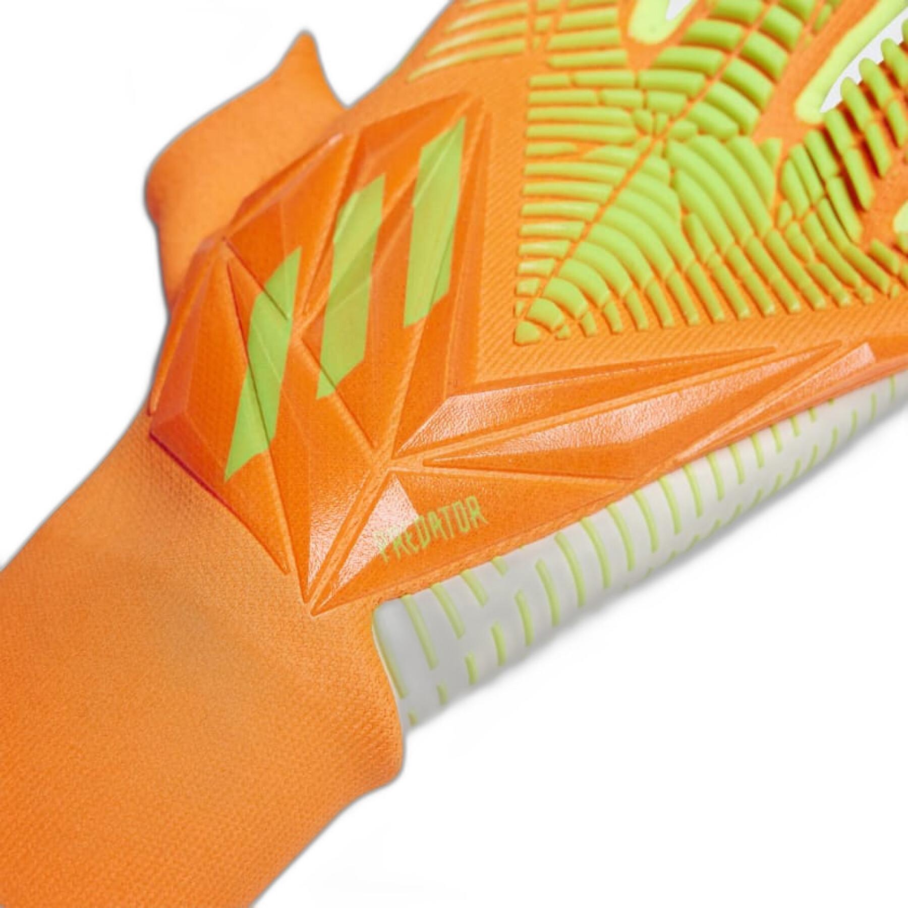 Goalkeeper gloves adidas Predator Edge Pro