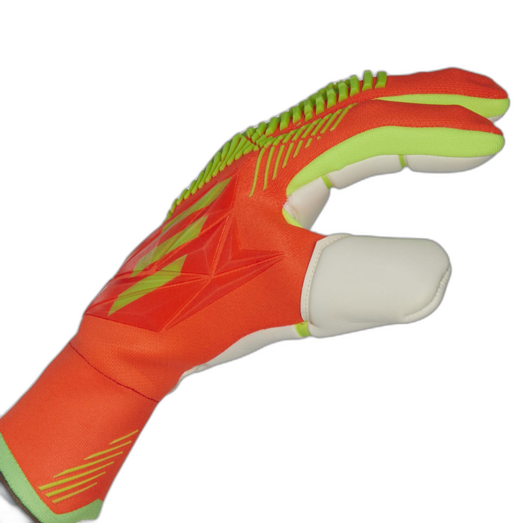 Goalkeeper gloves adidas Predator Edge Fingersave Pro