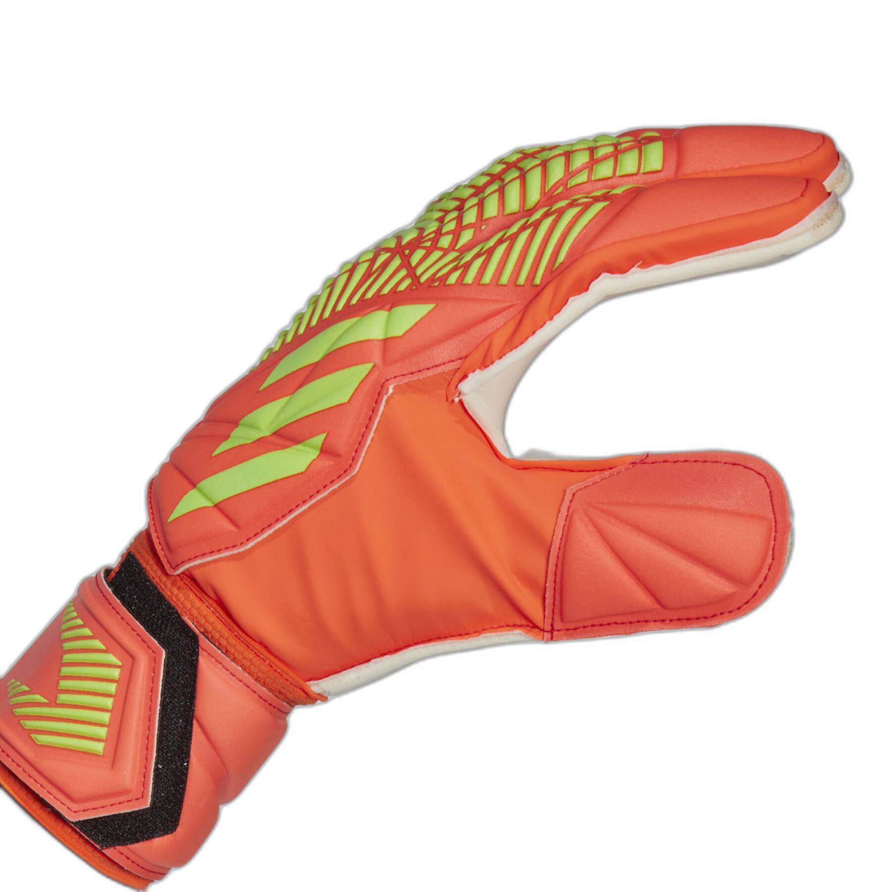 Goalkeeper gloves match adidas Predator Edge