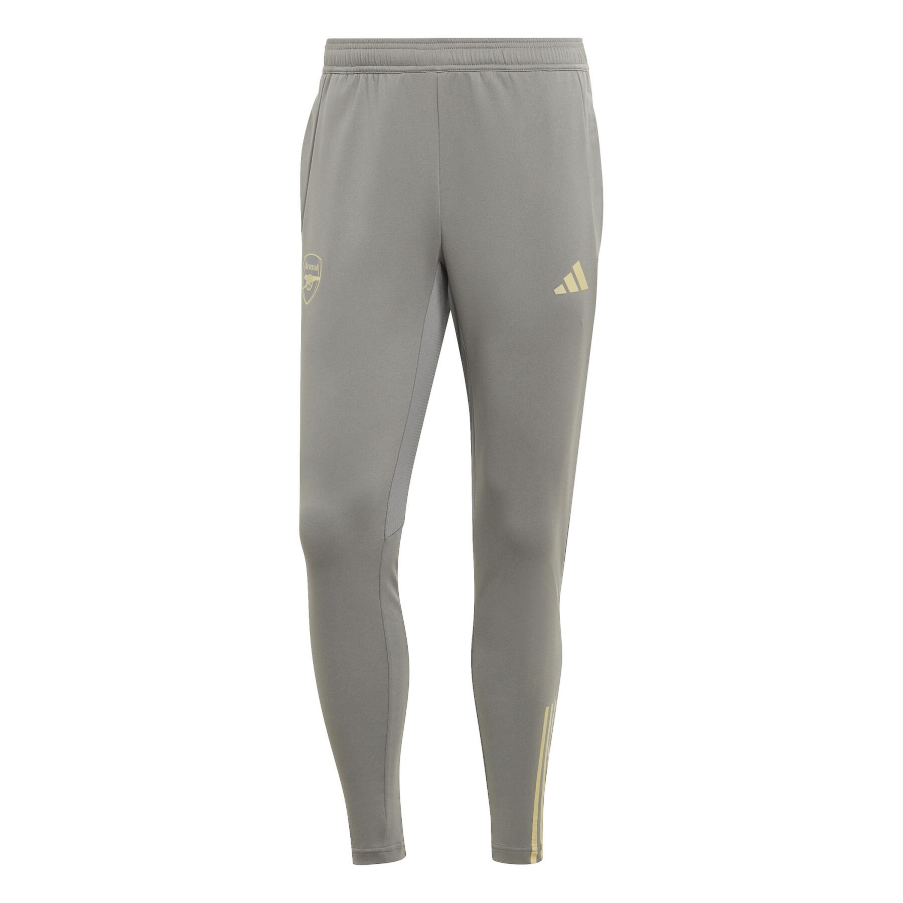 https://media.foot-store.com/catalog/product/cache/image/1800x/9df78eab33525d08d6e5fb8d27136e95/a/d/adidas_ij7795_2_apparel_photography_front_center_view_white.jpg