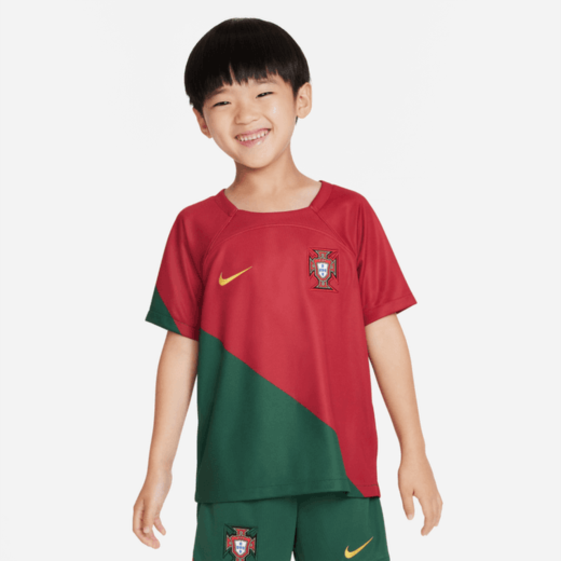 Home and child set Portugal 2022/23