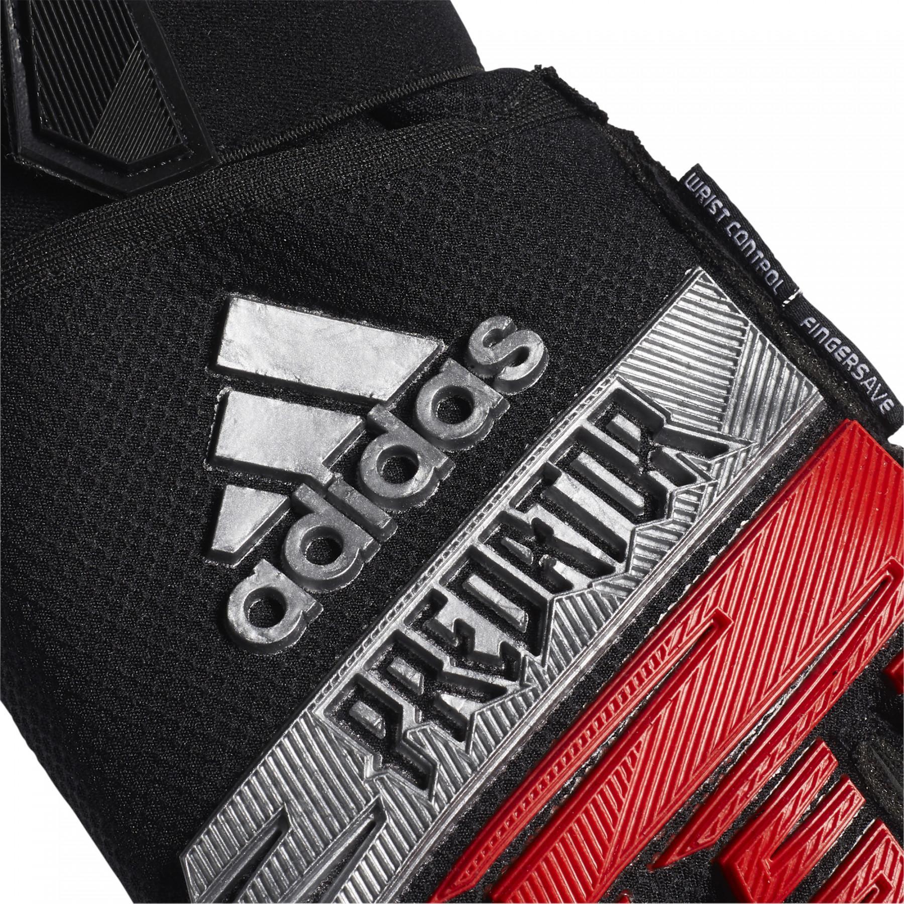 Goalkeeper gloves adidas Predator Ultimate