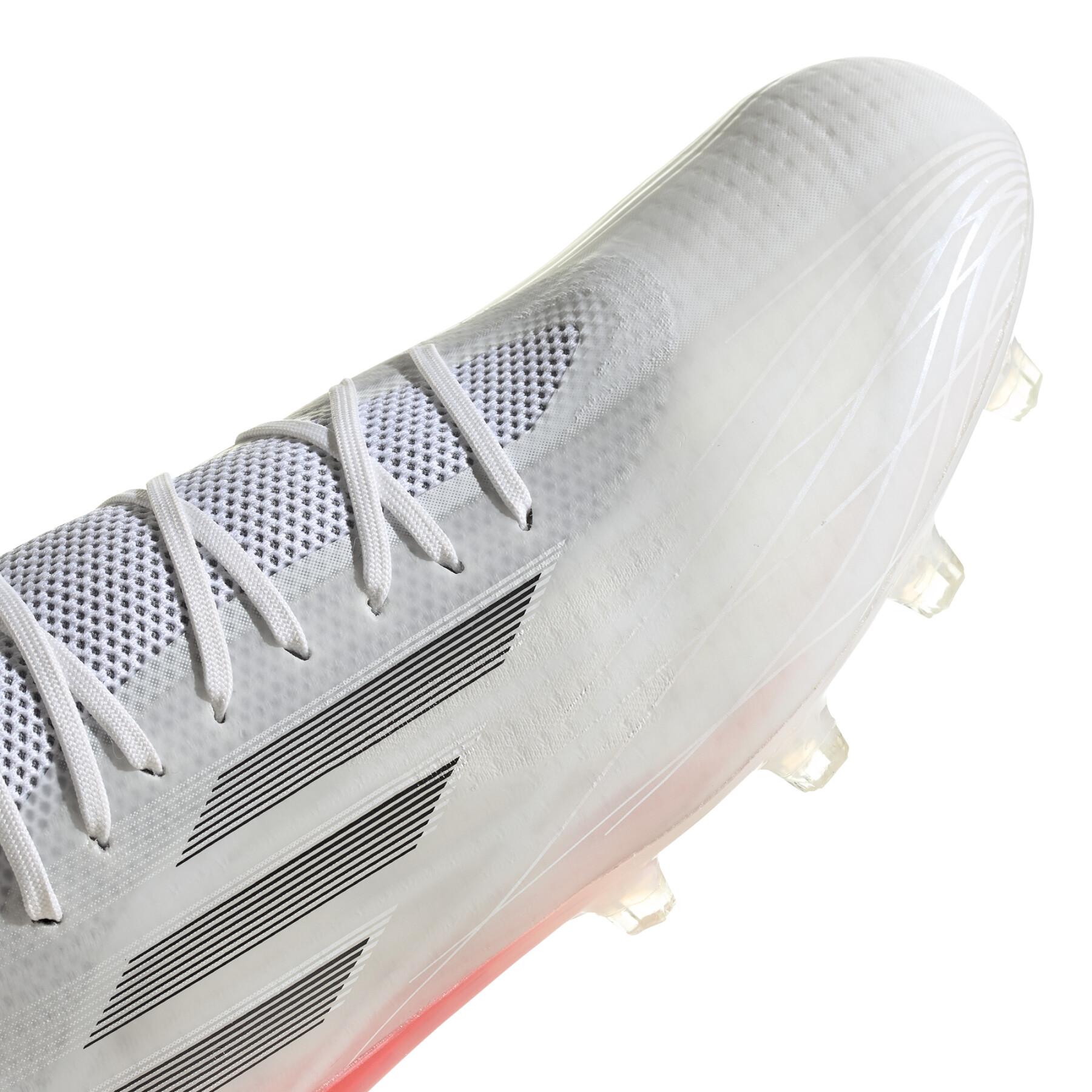 Soccer shoes adidas X Speedflow.1