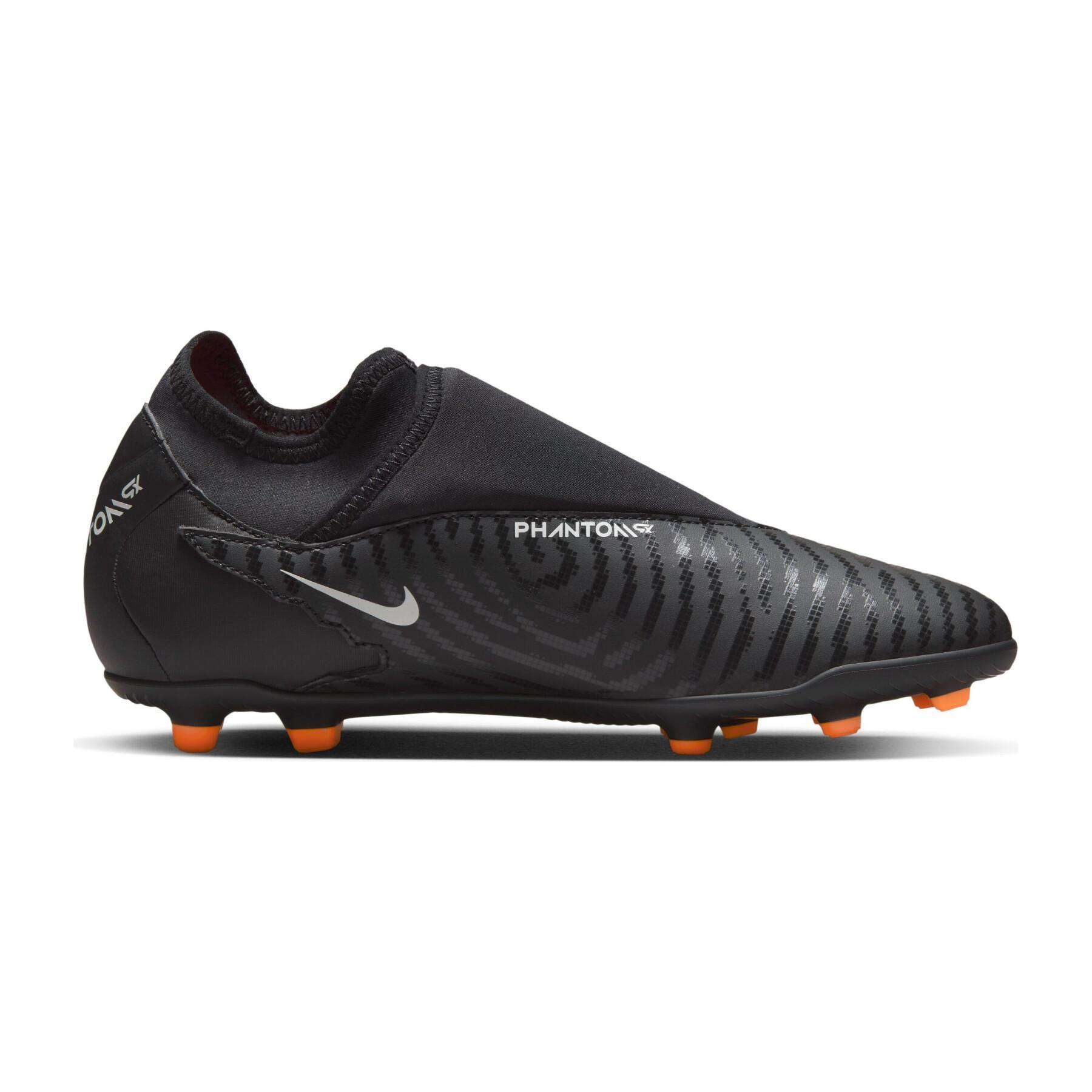 Soccer shoes Nike Phantom GX Club Dynamic Fit MG - Black Pack
