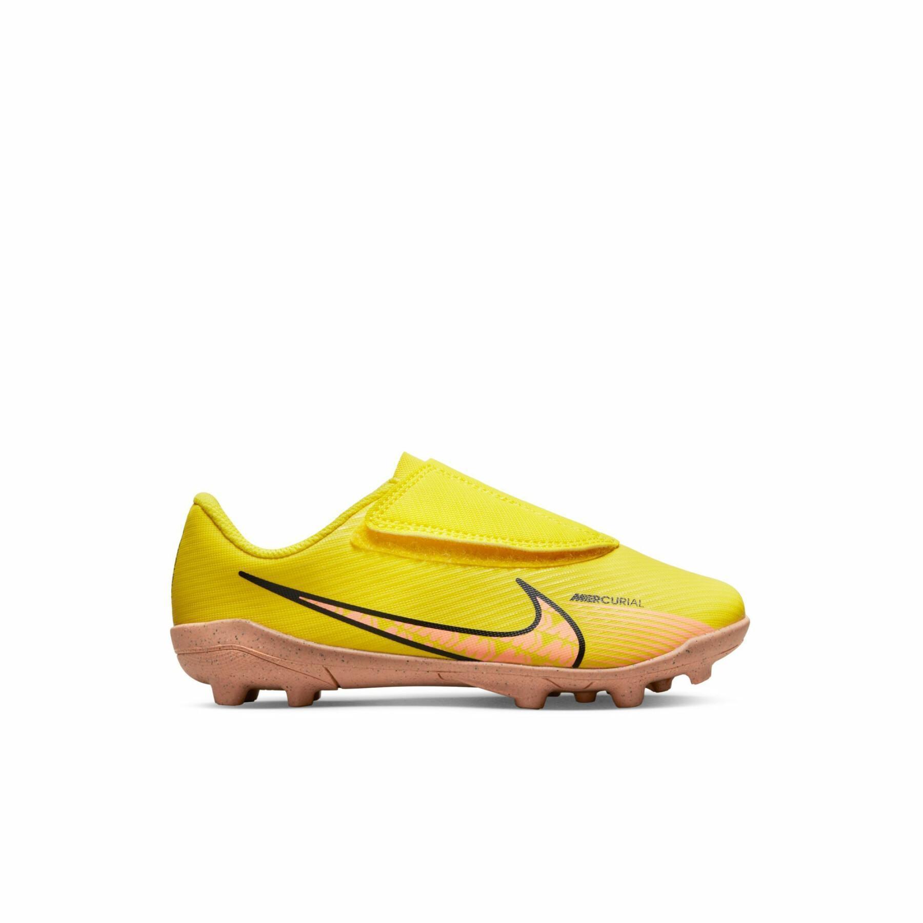 Children's soccer shoes Nike Mercurial Vapor 15 Club MG - Lucent Pack