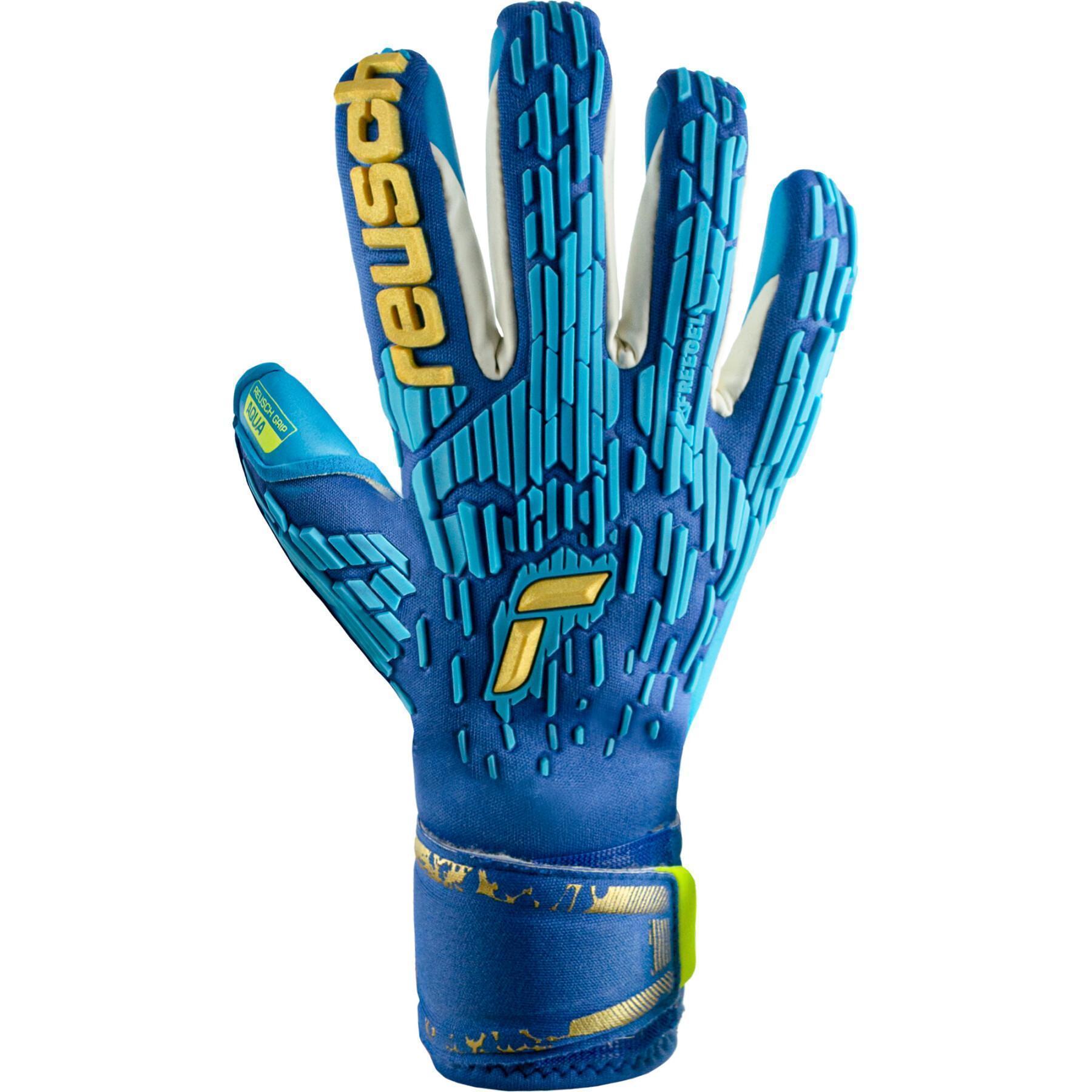 Goalkeeper gloves Reusch Attrakt Freegel Aqua Windproof