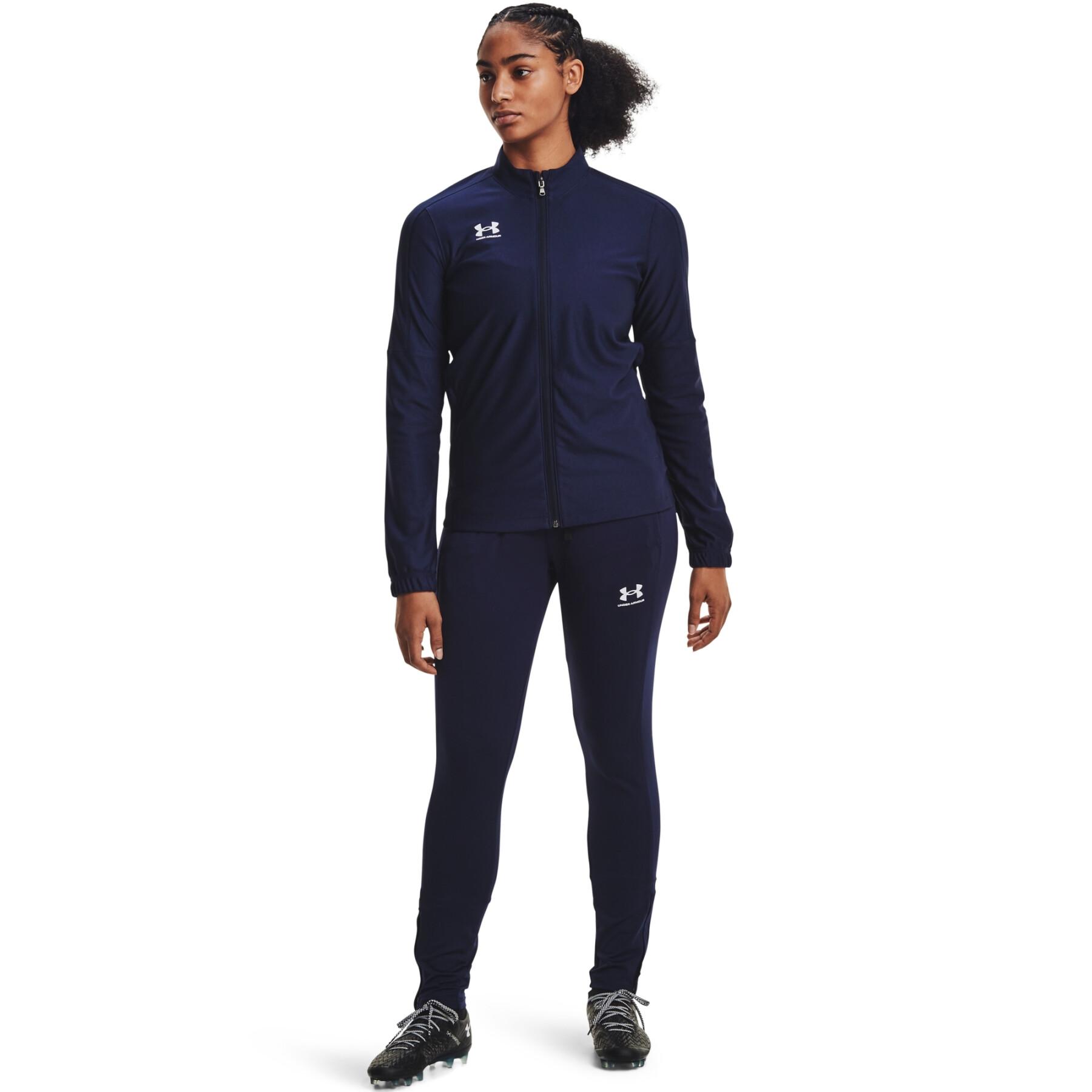 Jogging woman Under Armour Challenger