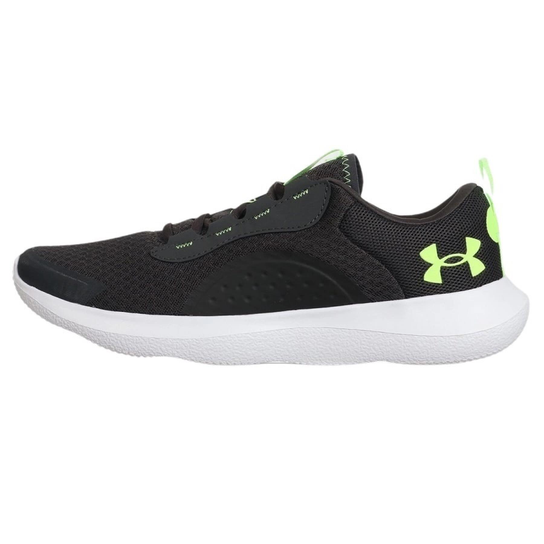 Running shoes Under Armour Victory