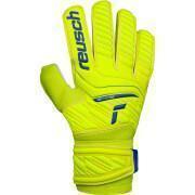Goalkeeper gloves Reusch Attrakt Solid
