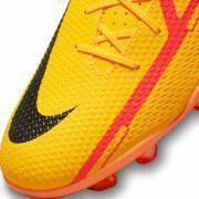 Soccer shoes Nike Phantom GT2 Club MG